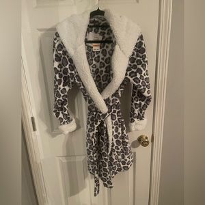 Warm & Comfy Hooded Robe